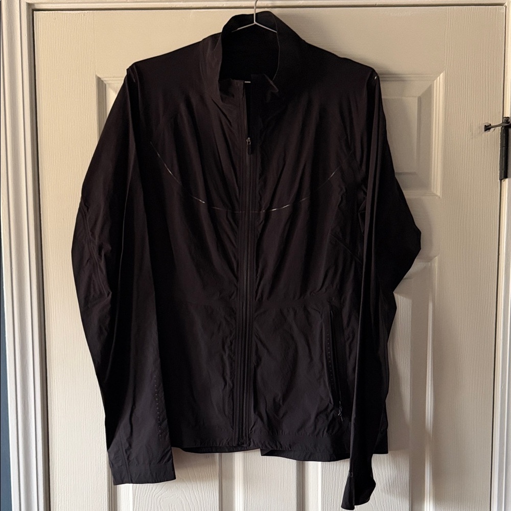 lululemon athletica Men's Black Windbreaker. Worn once. Size medium no tag.